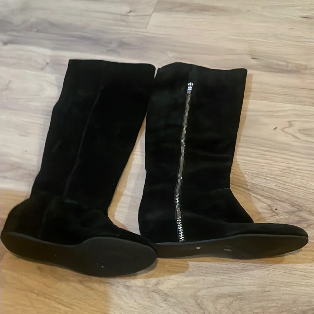 BCBG generation black suede knee high Women's Boots size 6.5